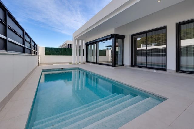 3 Zimmer Villa zu verkaufen in Pinar de Campoverde, Pilar de la Horadada mit Pool Garage - 410.000 € (Ref: 10051207)