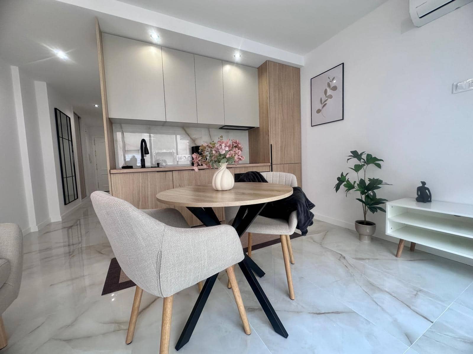 1 makuuhuone Ranta-asunto myytävänä paikassa Torrevieja mukana uima-altaan - 159 900 € (Ref: 10051214)