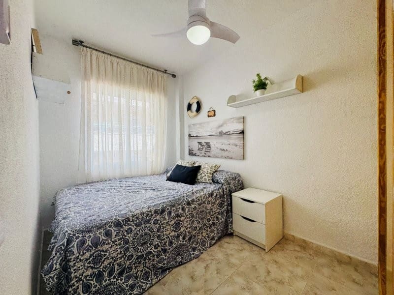 2 sovrum Strandlägenhet till salu i Torrevieja - 165 000 € (Ref: 10051222)