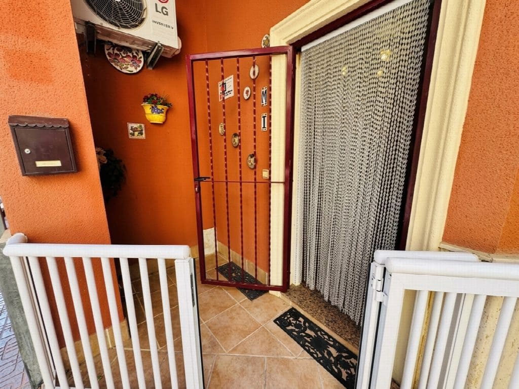 2 Zimmer Strandapartment zu verkaufen in Torrevieja - 155.000 € (Ref: 10051228)