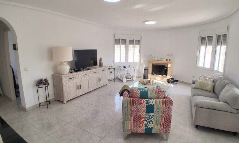 5 bedroom Villa for sale in Rojales with pool - € 539,995 (Ref: 10051230)