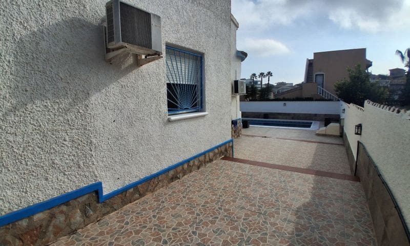 5 bedroom Villa for sale in Rojales with pool - € 539,995 (Ref: 10051230)