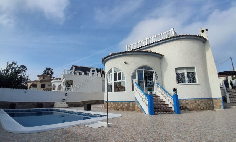 5 bedroom Villa for sale in Rojales with pool - € 539,995 (Ref: 10051230)