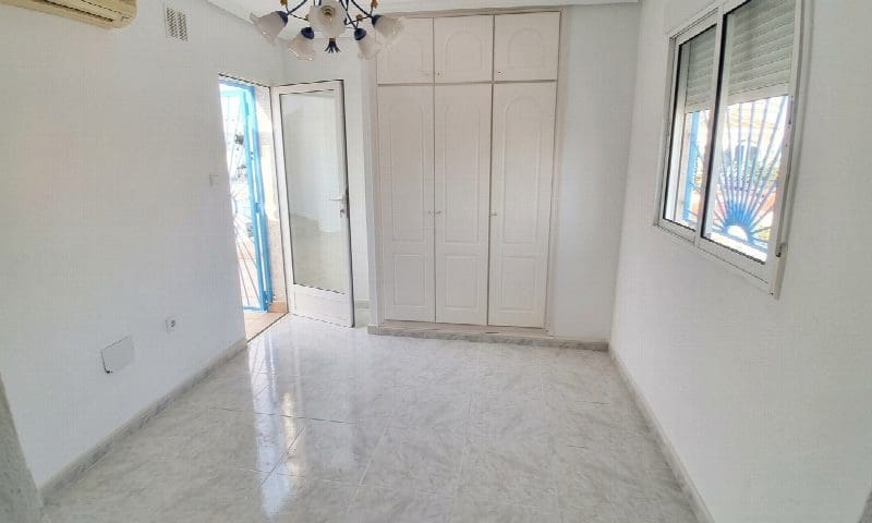 5 bedroom Villa for sale in Rojales with pool - € 539,995 (Ref: 10051230)