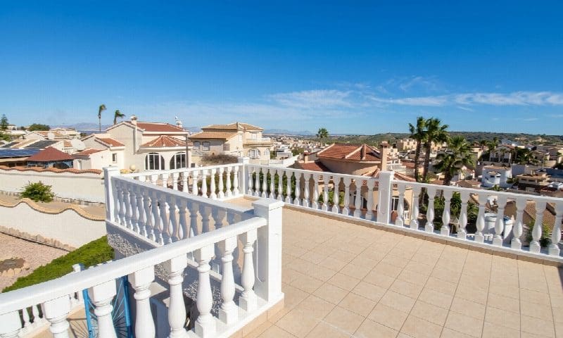 5 bedroom Villa for sale in Rojales with pool - € 539,995 (Ref: 10051230)