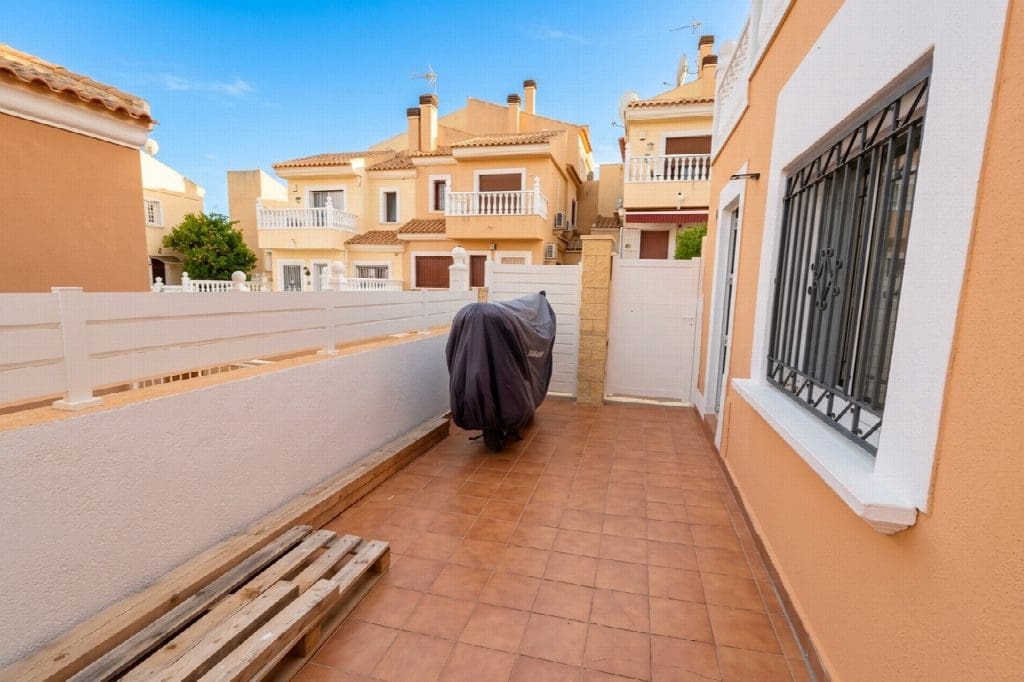 5 slaapkamer Villa te koop in San Miguel de Salinas met zwembad garage - € 385.000 (Ref: 10051234)
