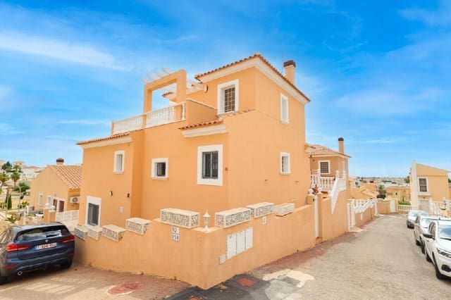 5 soverom Villa til salgs i Blue Lagoon med svømmebasseng garasje - € 385 000 (Ref: 10051234)