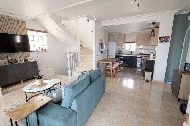 5 soverom Villa til salgs i Blue Lagoon med svømmebasseng garasje - € 385 000 (Ref: 10051234)