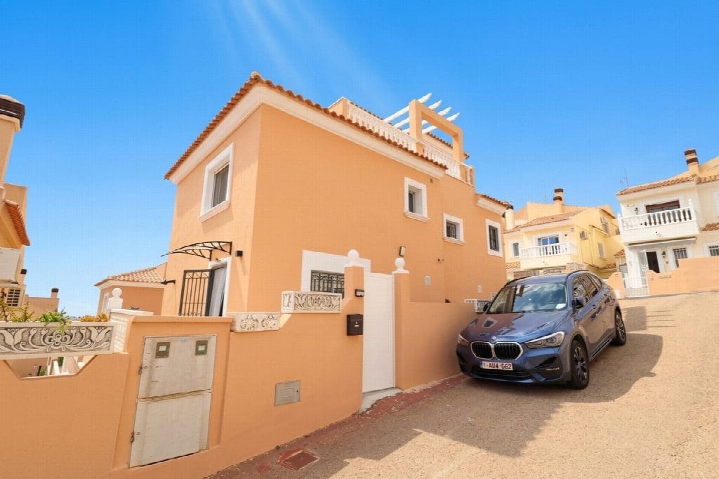 5 slaapkamer Villa te koop in San Miguel de Salinas met zwembad garage - € 385.000 (Ref: 10051234)