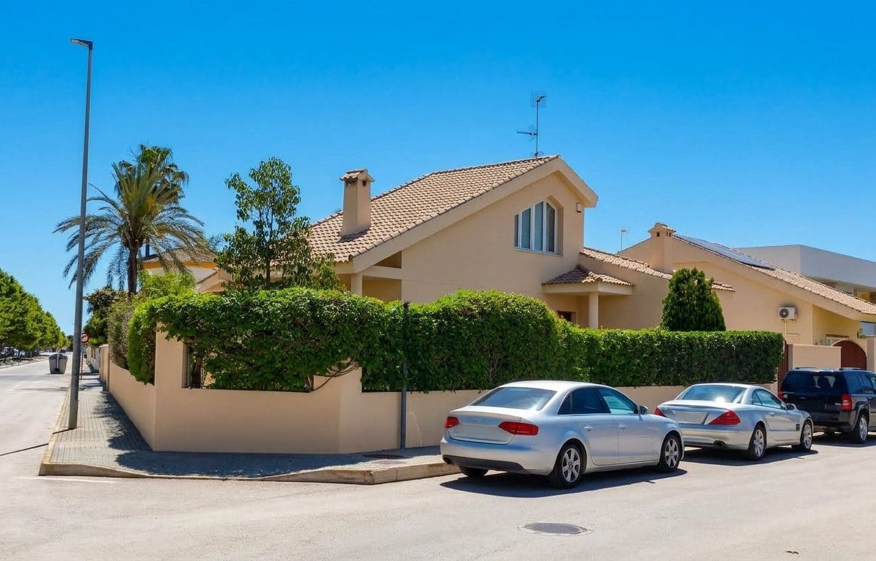 4 Zimmer Villa zu verkaufen in San Javier mit Pool Garage - 559.000 € (Ref: 10051237)
