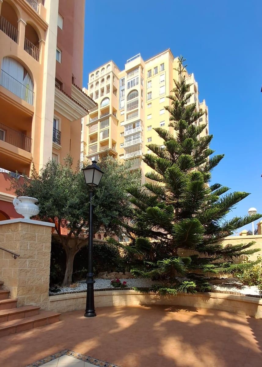 3 makuuhuone Ranta-asunto myytävänä paikassa Torrevieja mukana uima-altaan - 255 000 € (Ref: 10051240)