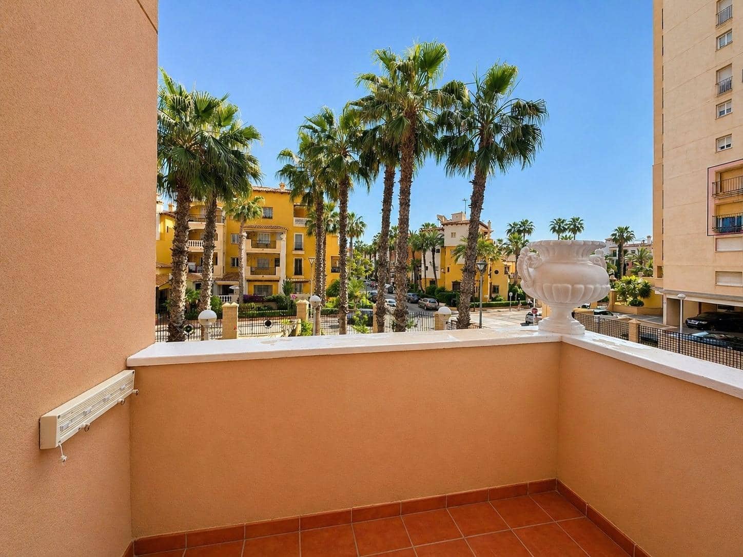 3 makuuhuone Ranta-asunto myytävänä paikassa Torrevieja mukana uima-altaan - 255 000 € (Ref: 10051240)