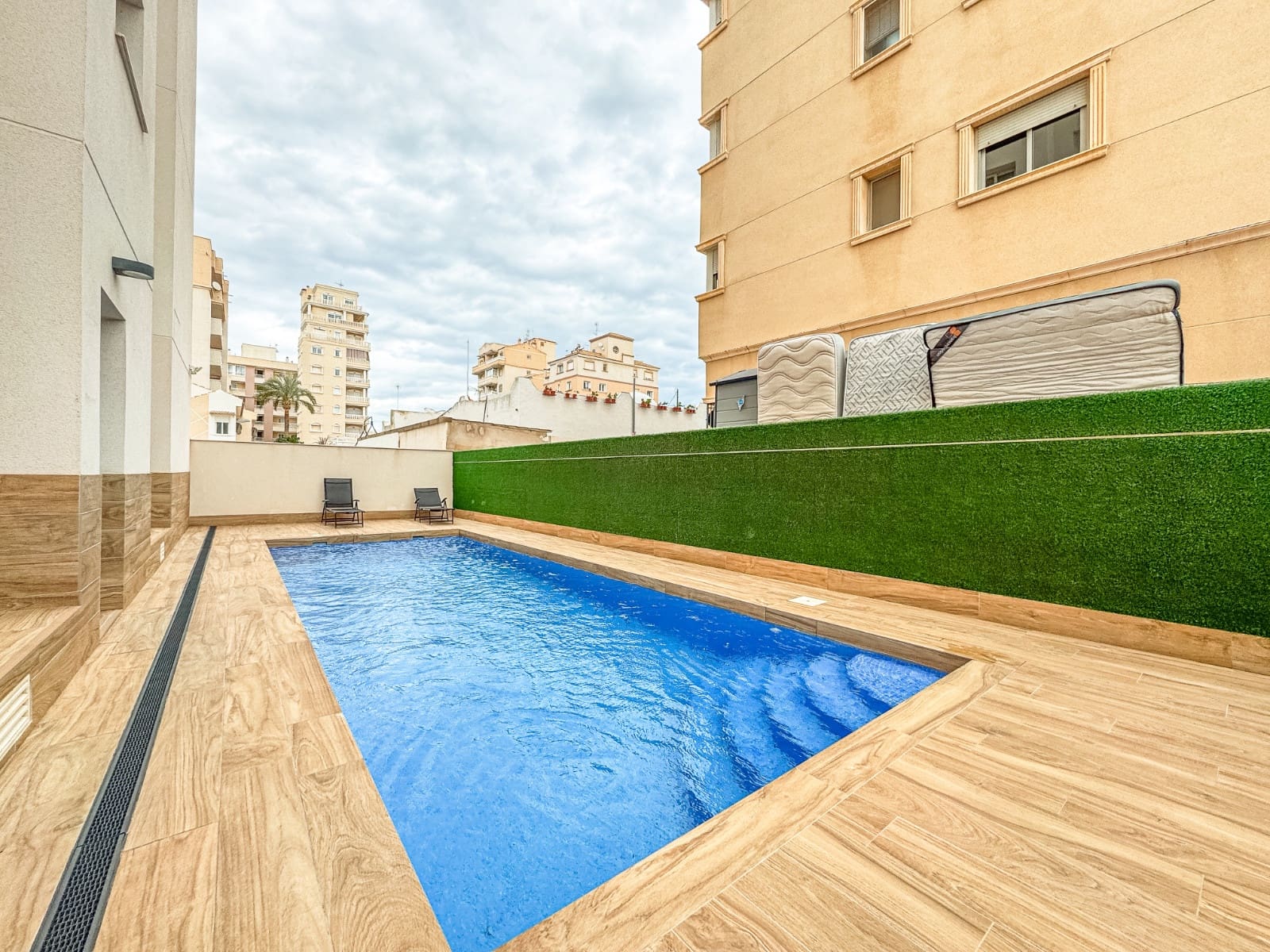 2 quarto Apartamento para venda em Torrevieja com piscina - 197 000 € (Ref: 10051245)