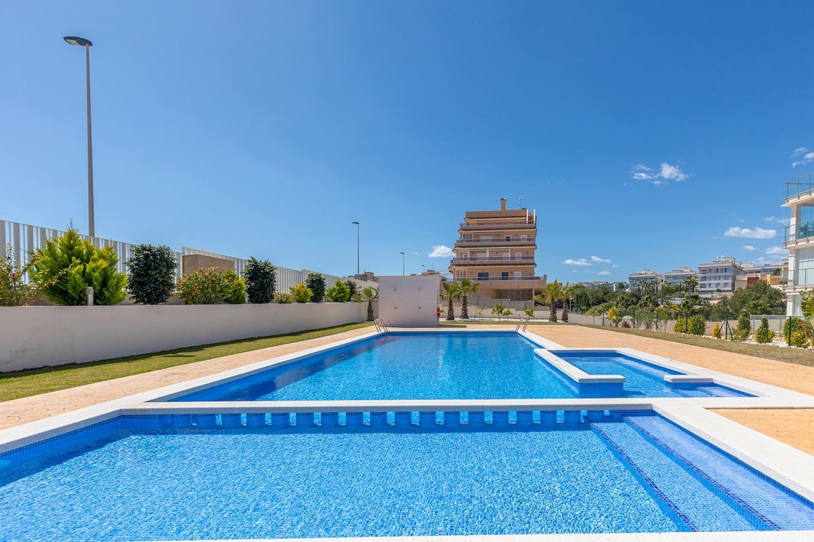 Apartamento de 2 habitaciones en Orihuela en venta con piscina garaje - 275.000 € (Ref: 10051250)