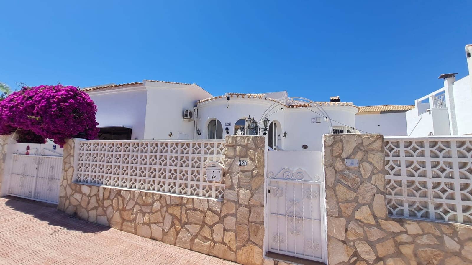 2 slaapkamer Villa te koop in Orihuela met zwembad garage - € 399.900 (Ref: 10051254)