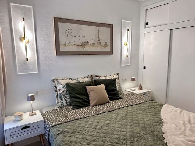 2 bedroom Beach Apartment for sale in Avenida Habaneras - Curva de Palangre, Torrevieja - € 189,900 (Ref: 10051256)