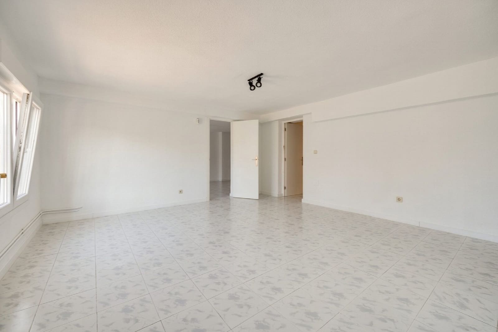 3 quarto Moradia Geminada para venda em Torrevieja com piscina - 360 000 € (Ref: 10051259)