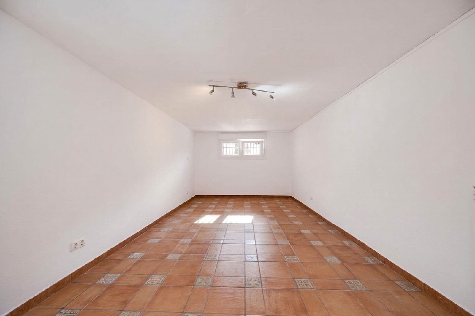 3 quarto Moradia Geminada para venda em Torrevieja com piscina - 360 000 € (Ref: 10051259)