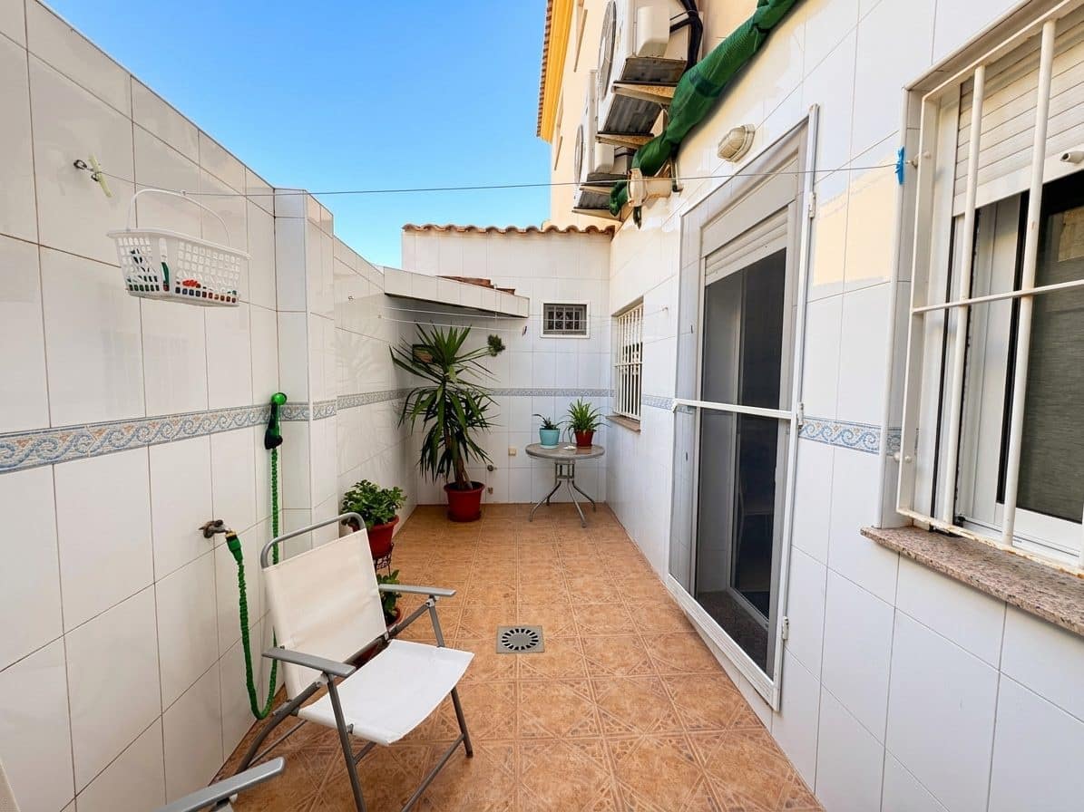 4 bedroom Semi-detached Villa for sale in Los Alcazares with garage - € 269,900 (Ref: 10051262)