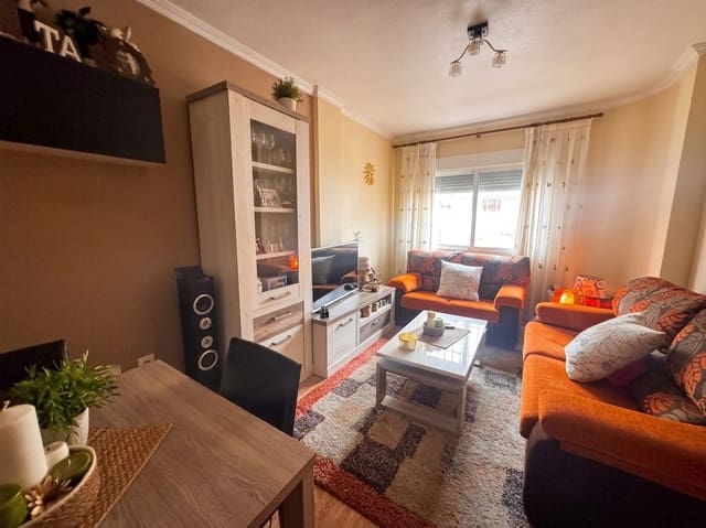 4 bedroom Semi-detached Villa for sale in Centro, Los Alcázares with garage - € 269,900 (Ref: 10051262)
