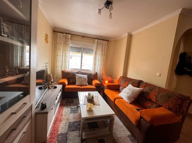 4 bedroom Semi-detached Villa for sale in Centro, Los Alcázares with garage - € 269,900 (Ref: 10051262)