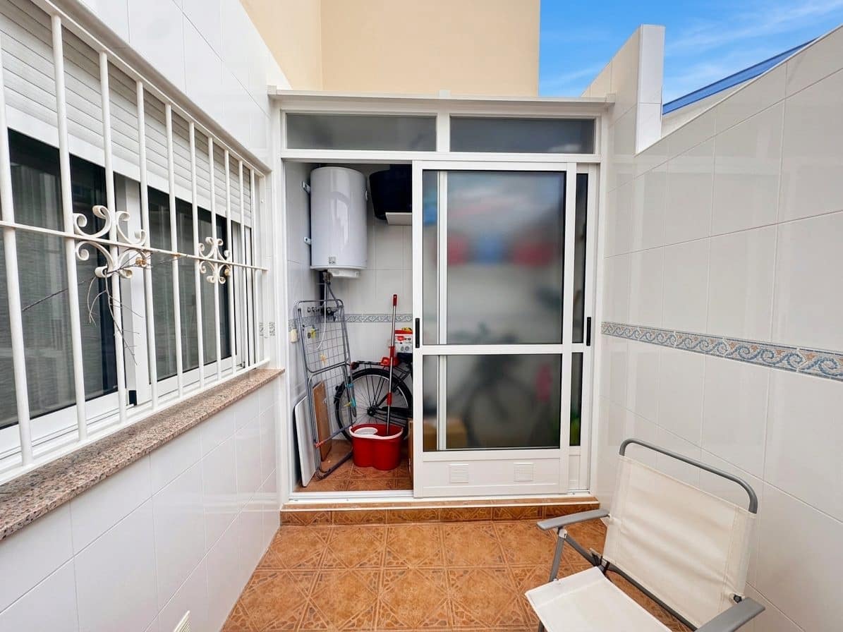 4 bedroom Semi-detached Villa for sale in Los Alcazares with garage - € 269,900 (Ref: 10051262)
