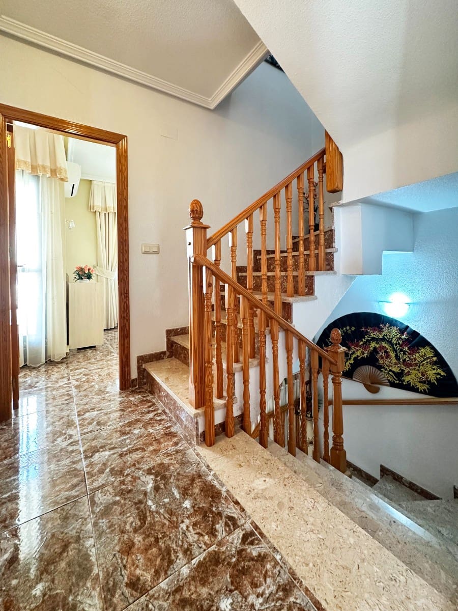 3 slaapkamer Rijtjeshuis te koop in Orihuela met zwembad - € 250.000 (Ref: 10051265)
