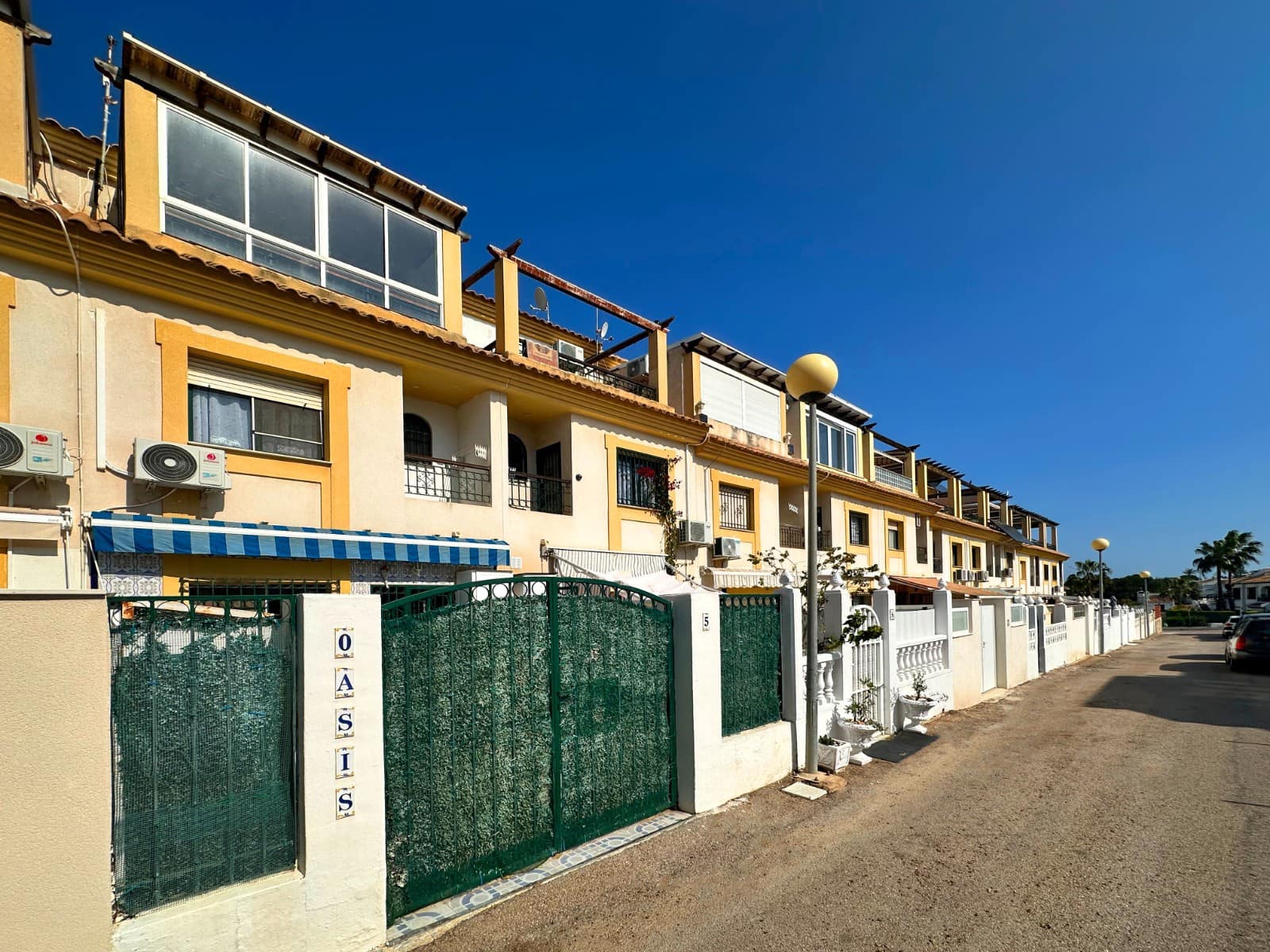 3 slaapkamer Rijtjeshuis te koop in Orihuela met zwembad - € 250.000 (Ref: 10051265)