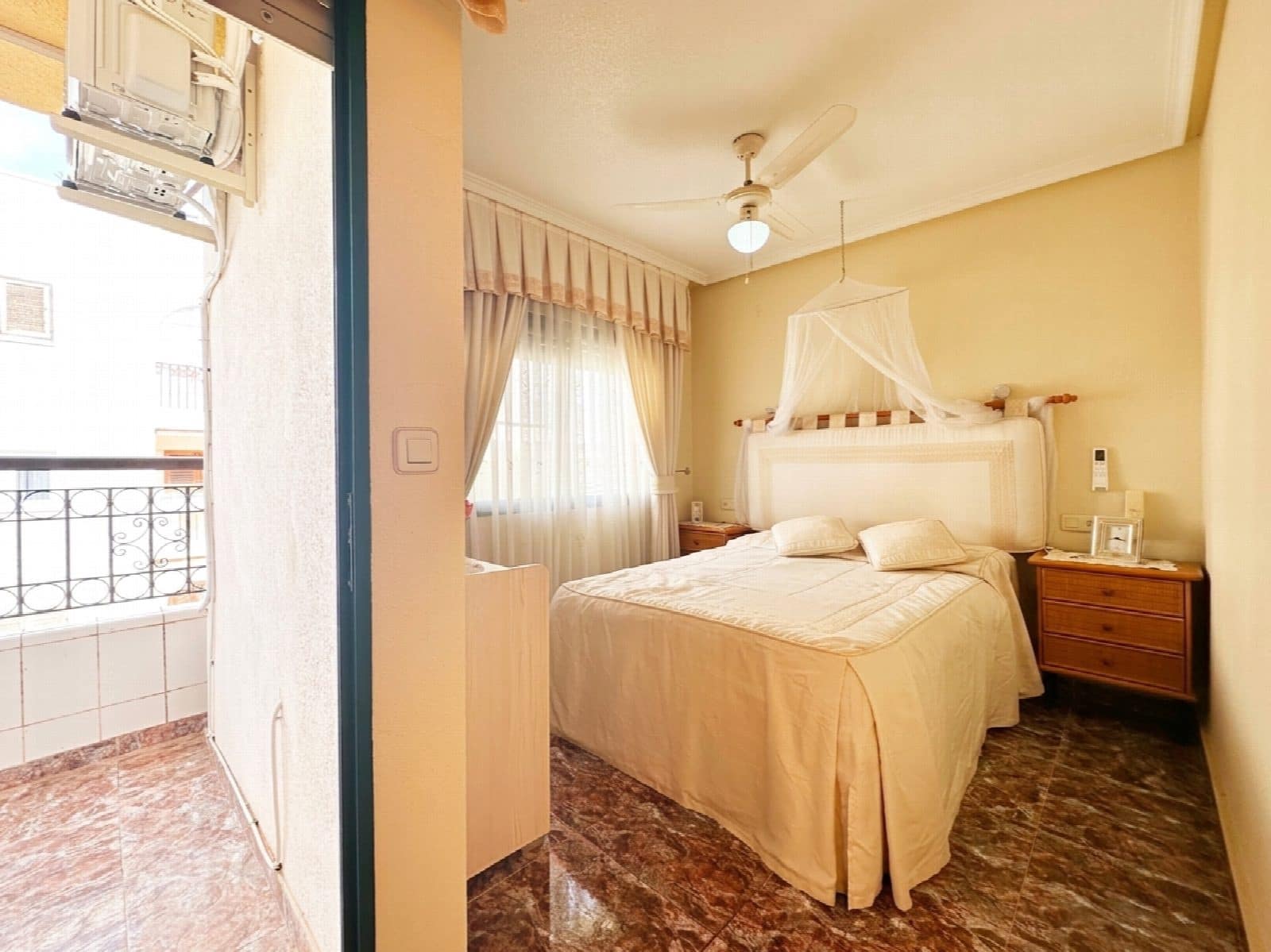 3 slaapkamer Rijtjeshuis te koop in Orihuela met zwembad - € 250.000 (Ref: 10051265)