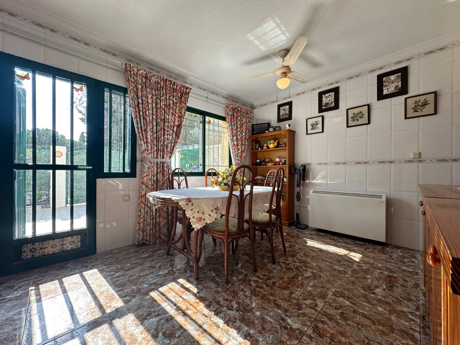 3 slaapkamer Rijtjeshuis te koop in Orihuela met zwembad - € 250.000 (Ref: 10051265)