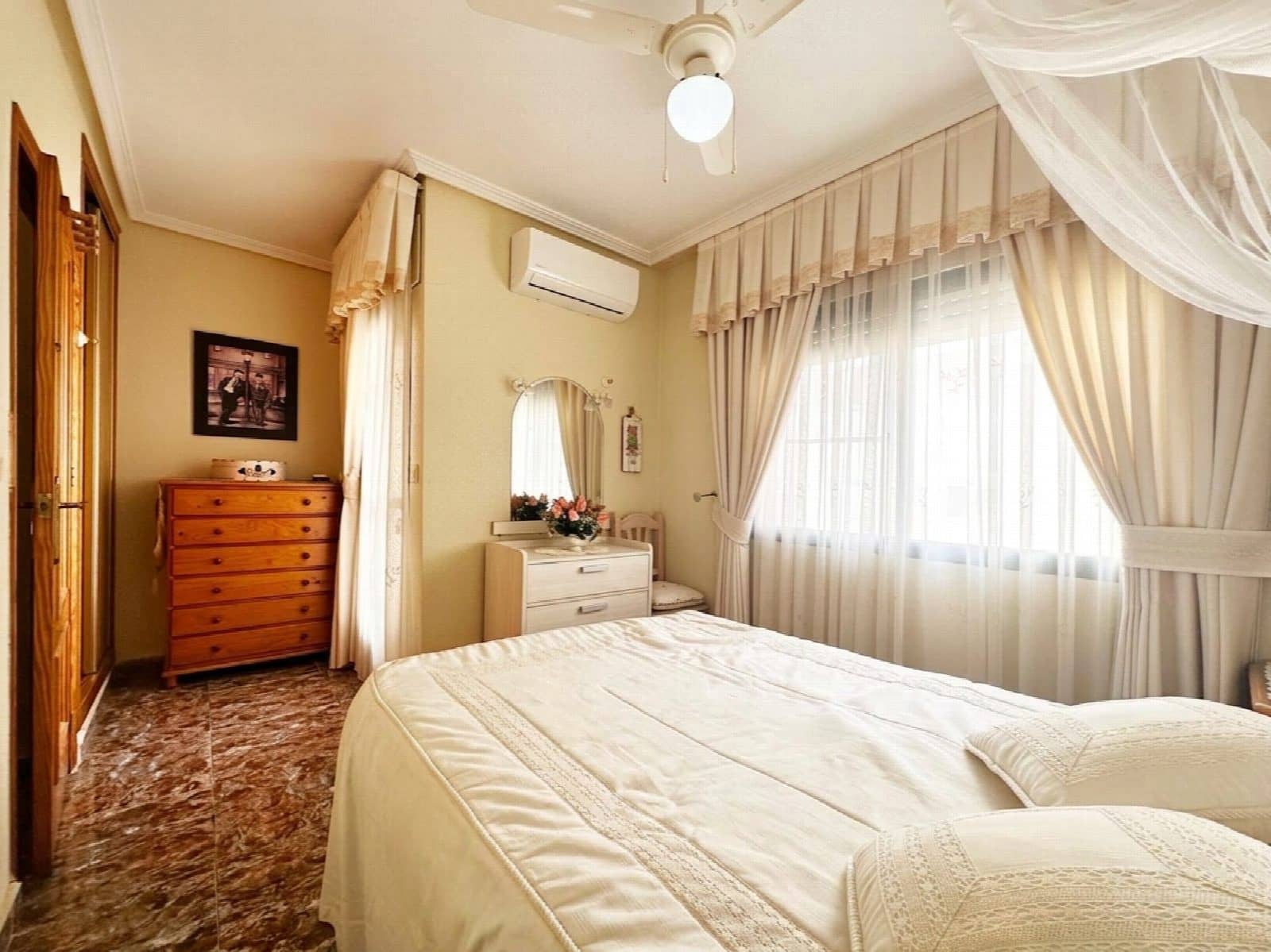 3 slaapkamer Rijtjeshuis te koop in Orihuela met zwembad - € 250.000 (Ref: 10051265)
