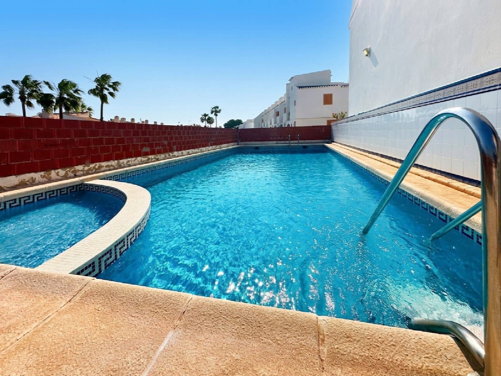 3 slaapkamer Rijtjeshuis te koop in Orihuela met zwembad - € 250.000 (Ref: 10051265)