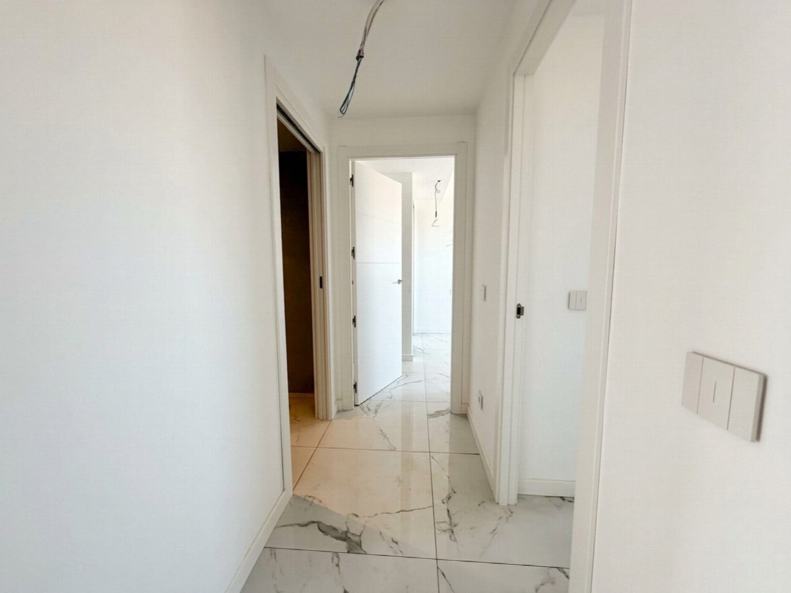 2 soveværelse Strandlejlighed til salg i Torrevieja med swimmingpool - € 358.900 (Ref: 10051271)