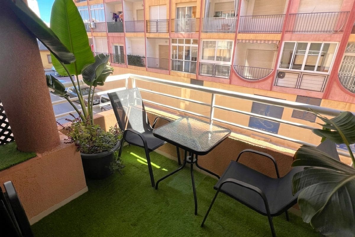 2 makuuhuone Ranta-asunto myytävänä paikassa Torrevieja - 189 000 € (Ref: 10051272)