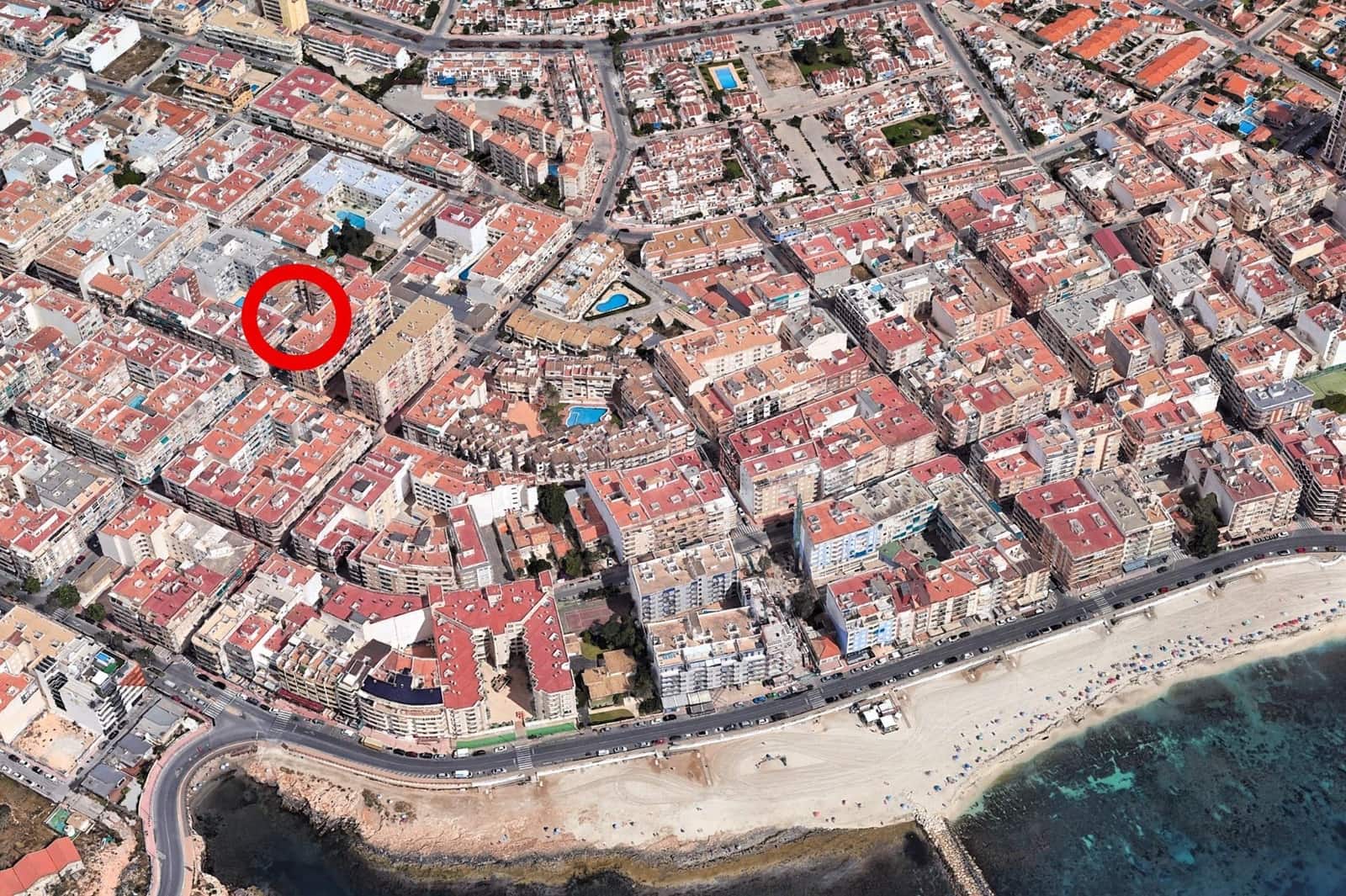2 makuuhuone Ranta-asunto myytävänä paikassa Torrevieja - 189 000 € (Ref: 10051272)