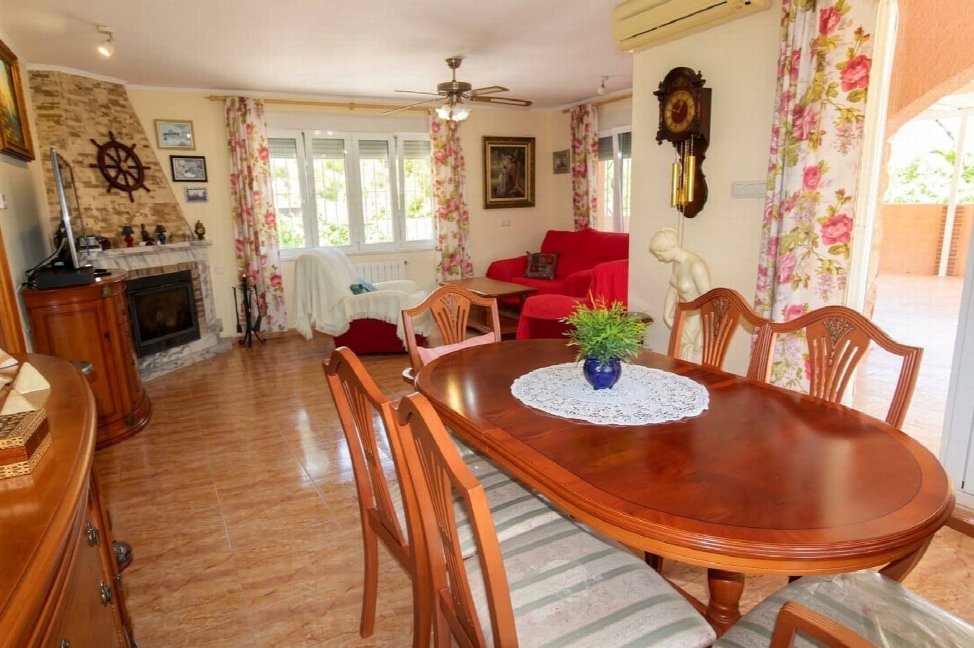 5 slaapkamer Villa te koop in Torrevieja met zwembad - € 470.000 (Ref: 10051274)