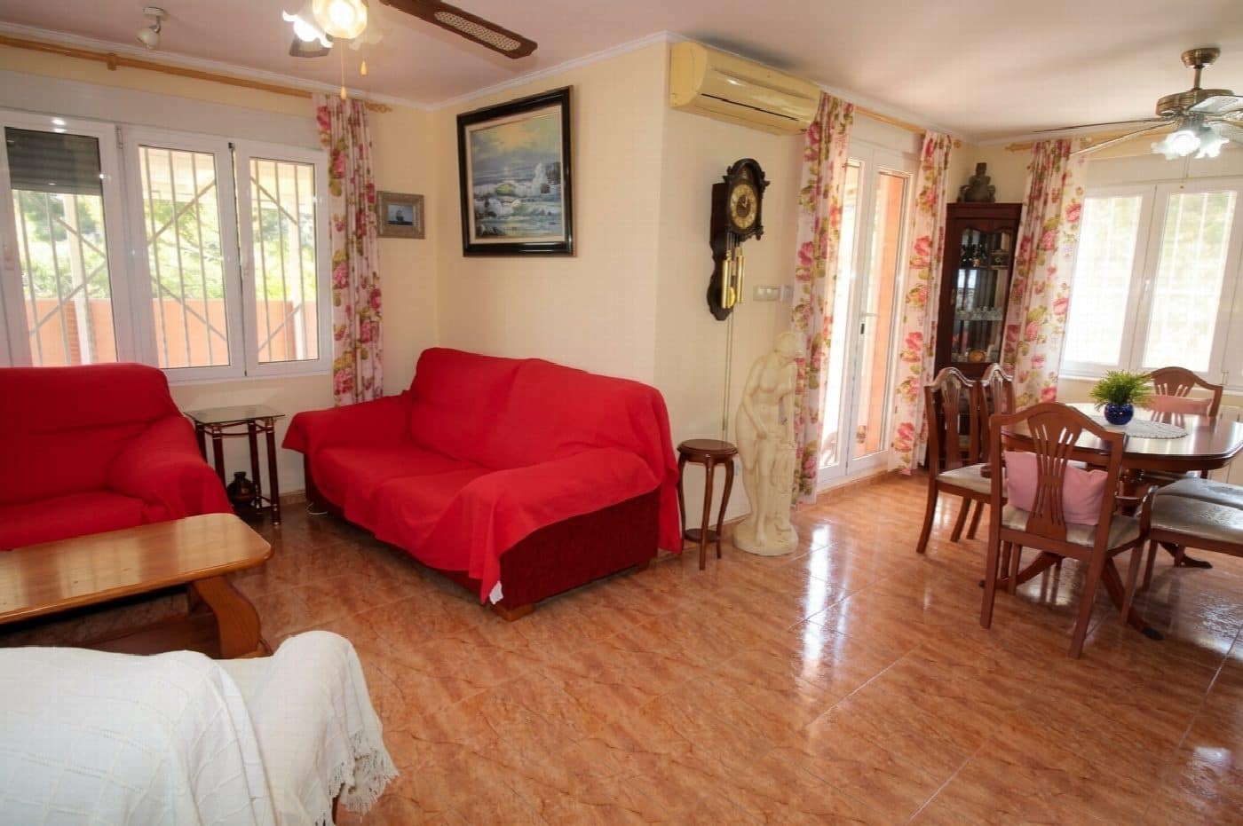 5 slaapkamer Villa te koop in Torrevieja met zwembad - € 470.000 (Ref: 10051274)