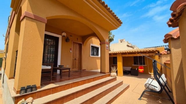 2 bedroom Villa for sale in Aguas Nuevas, Torrevieja with garage - € 322,400 (Ref: 10051277)