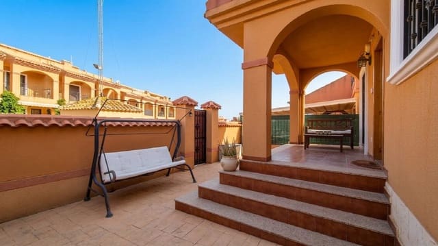 2 bedroom Villa for sale in Aguas Nuevas, Torrevieja with garage - € 322,400 (Ref: 10051277)