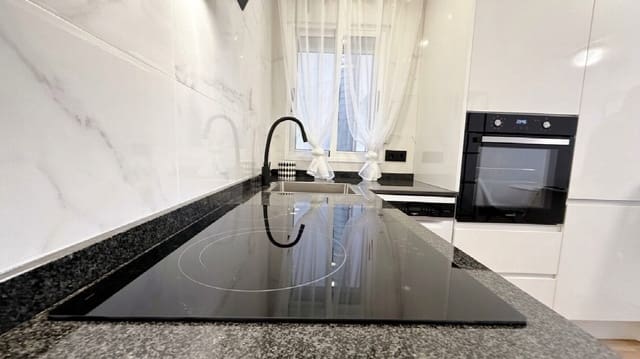 2 Zimmer Apartment zu verkaufen in Puerto Deportivo, Torrevieja - 164.900 € (Ref: 10051279)