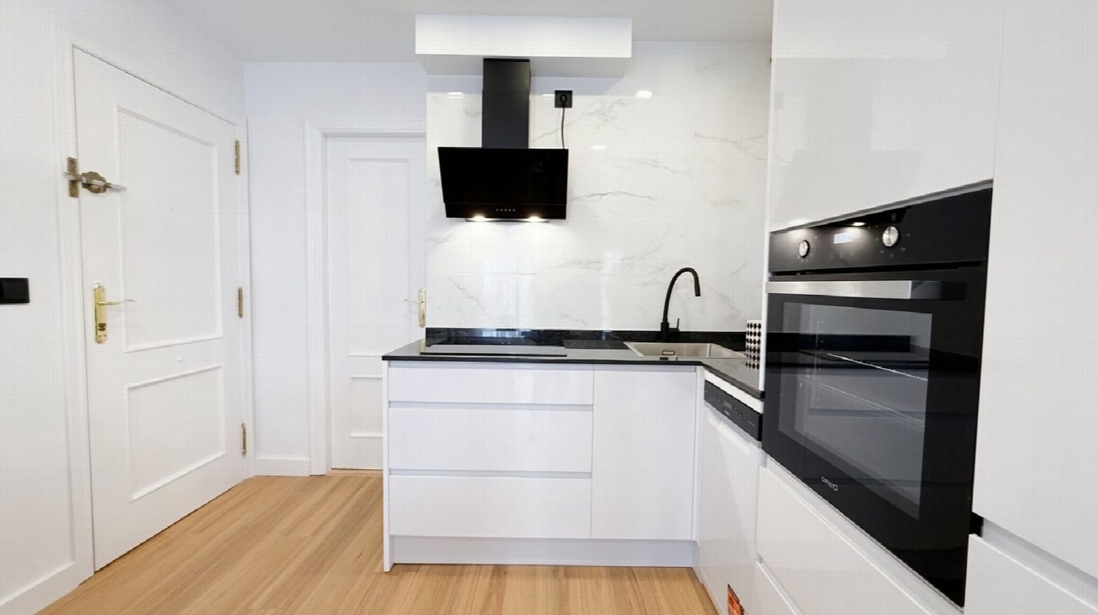 2 Zimmer Apartment zu verkaufen in Torrevieja - 164.900 € (Ref: 10051279)