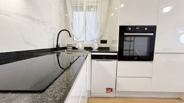 2 Zimmer Apartment zu verkaufen in Puerto Deportivo, Torrevieja - 164.900 € (Ref: 10051279)