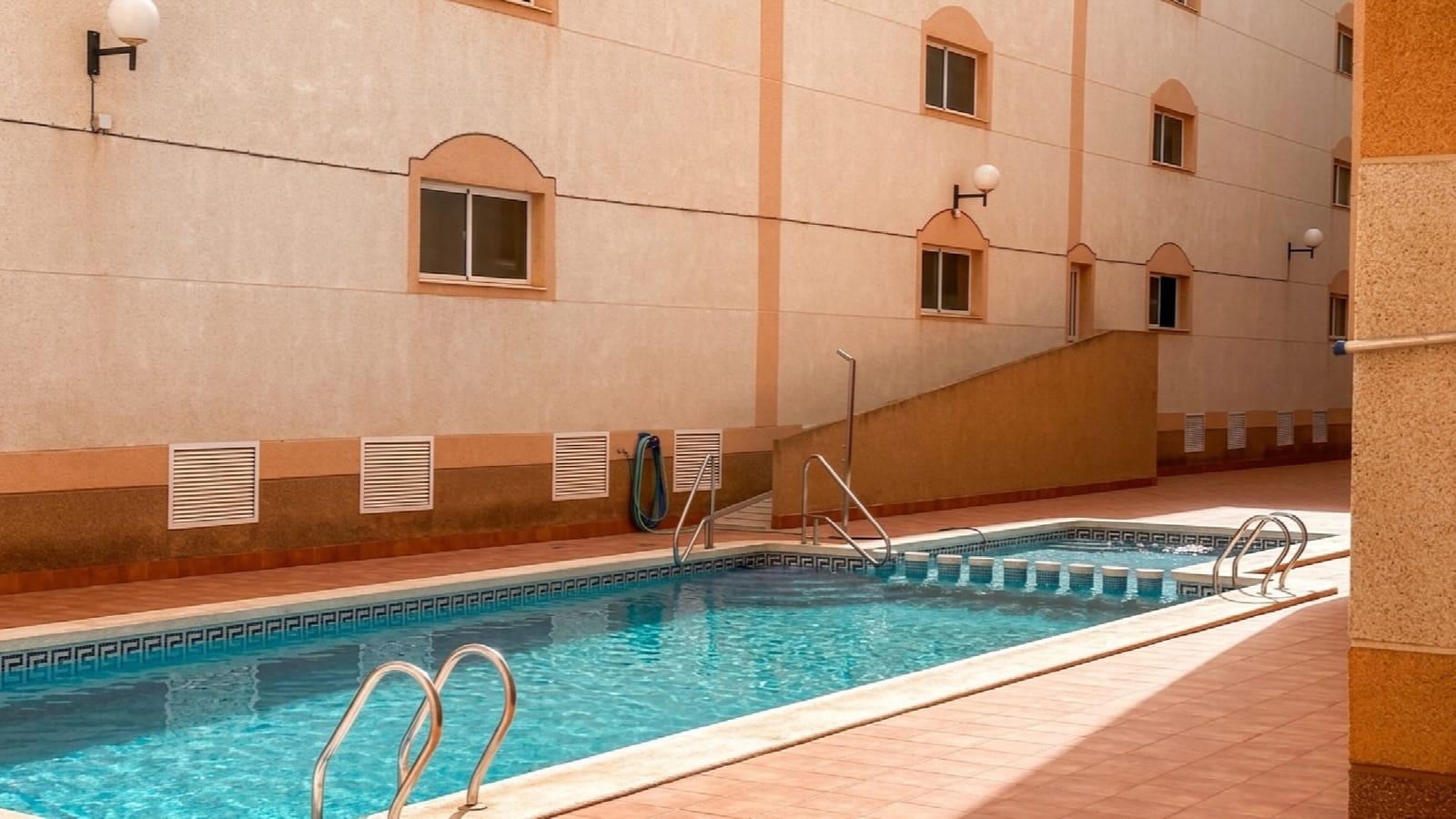 3 quarto Apartamento para venda em Torrevieja com piscina - 194 900 € (Ref: 10051281)