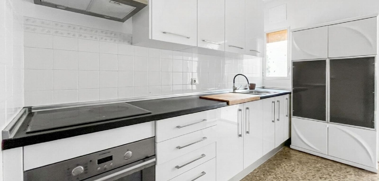 4 makuuhuone Huoneisto myytävänä paikassa Guardamar del Segura mukana 
autotalli - 195 000 € (Ref: 10051285)