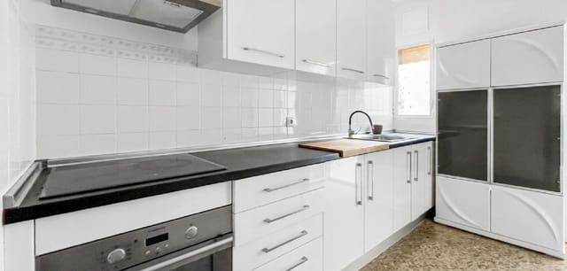 4 makuuhuone Huoneisto myytävänä paikassa Las Viñas, Guardamar del Segura mukana 
autotalli - 195 000 € (Ref: 10051285)