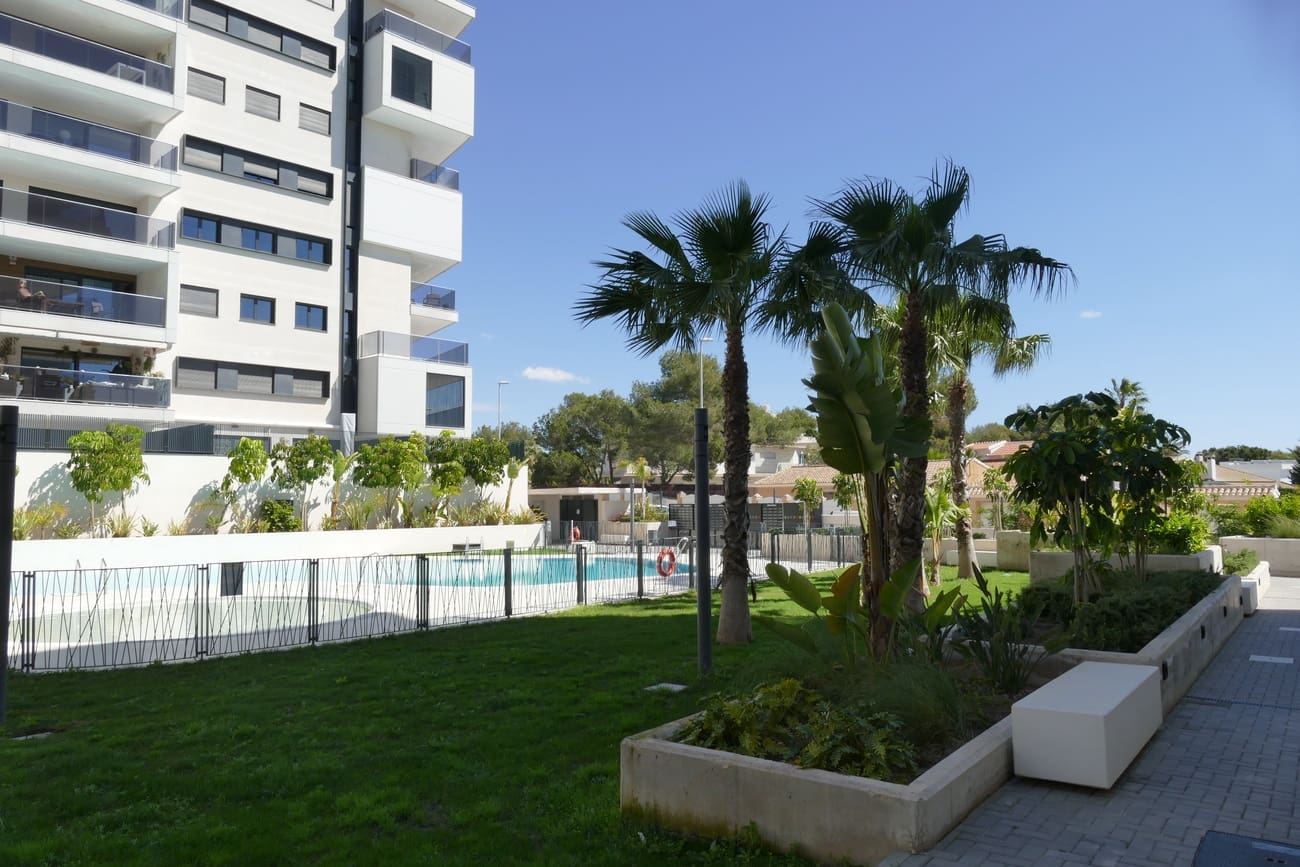 2 bedroom Beach Apartment for sale in Orihuela with pool garage - € 355,000 (Ref: 10051295)