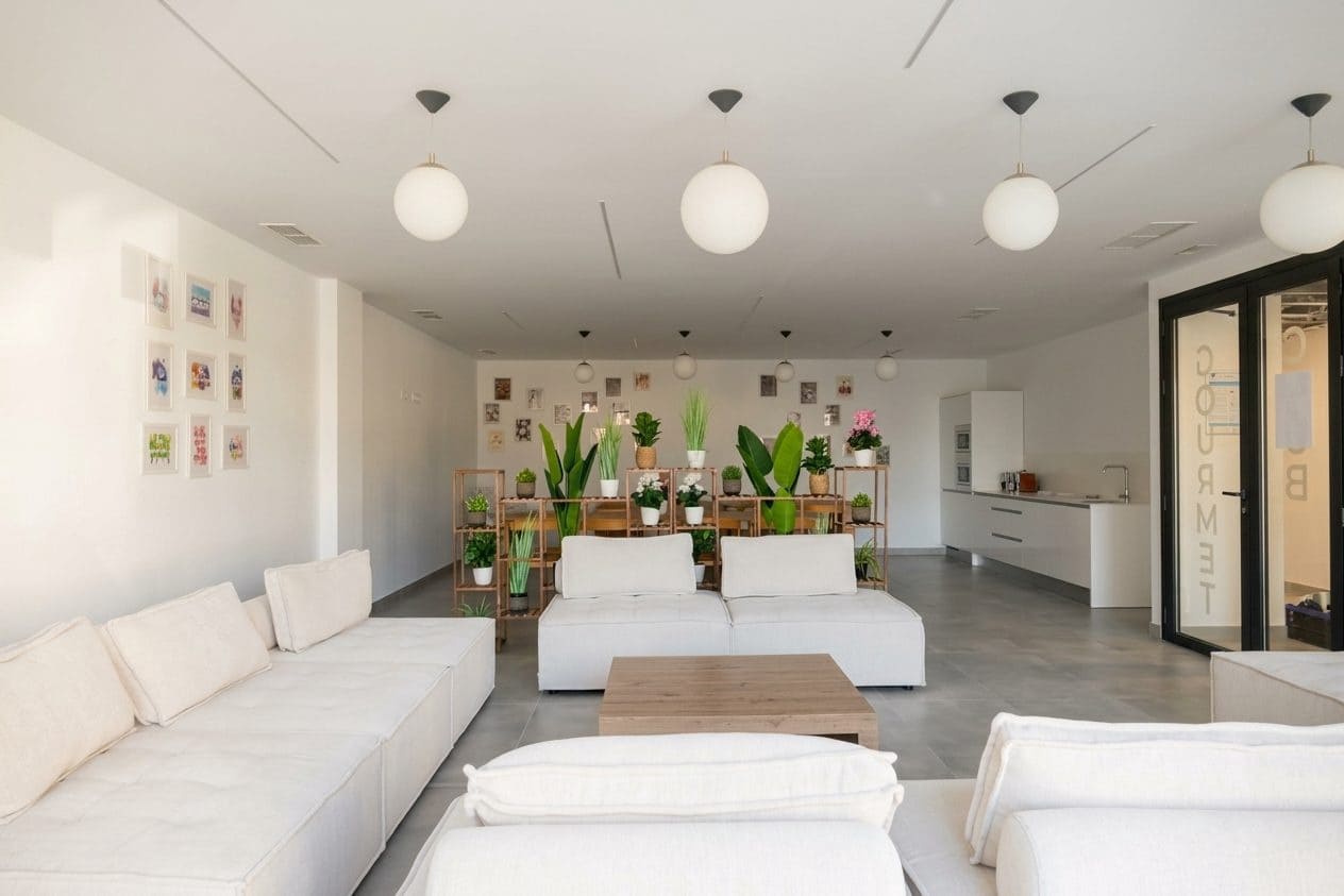 2 bedroom Beach Apartment for sale in Orihuela with pool garage - € 355,000 (Ref: 10051295)