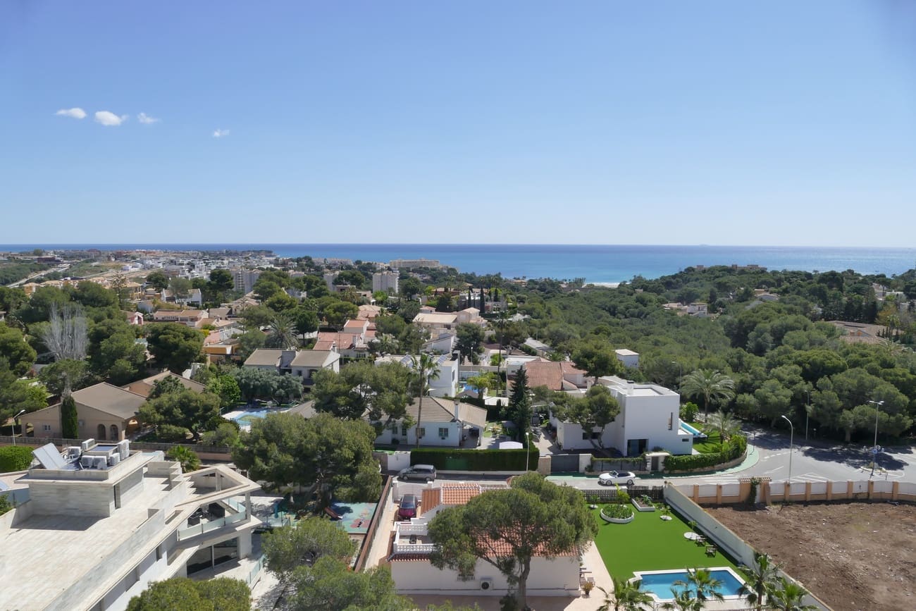 2 bedroom Beach Apartment for sale in Orihuela with pool garage - € 355,000 (Ref: 10051295)