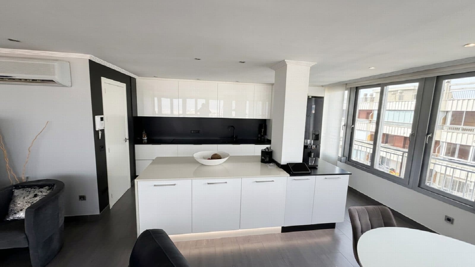 2 quarto Penthouse para venda em Torrevieja com piscina - 369 900 € (Ref: 10051296)