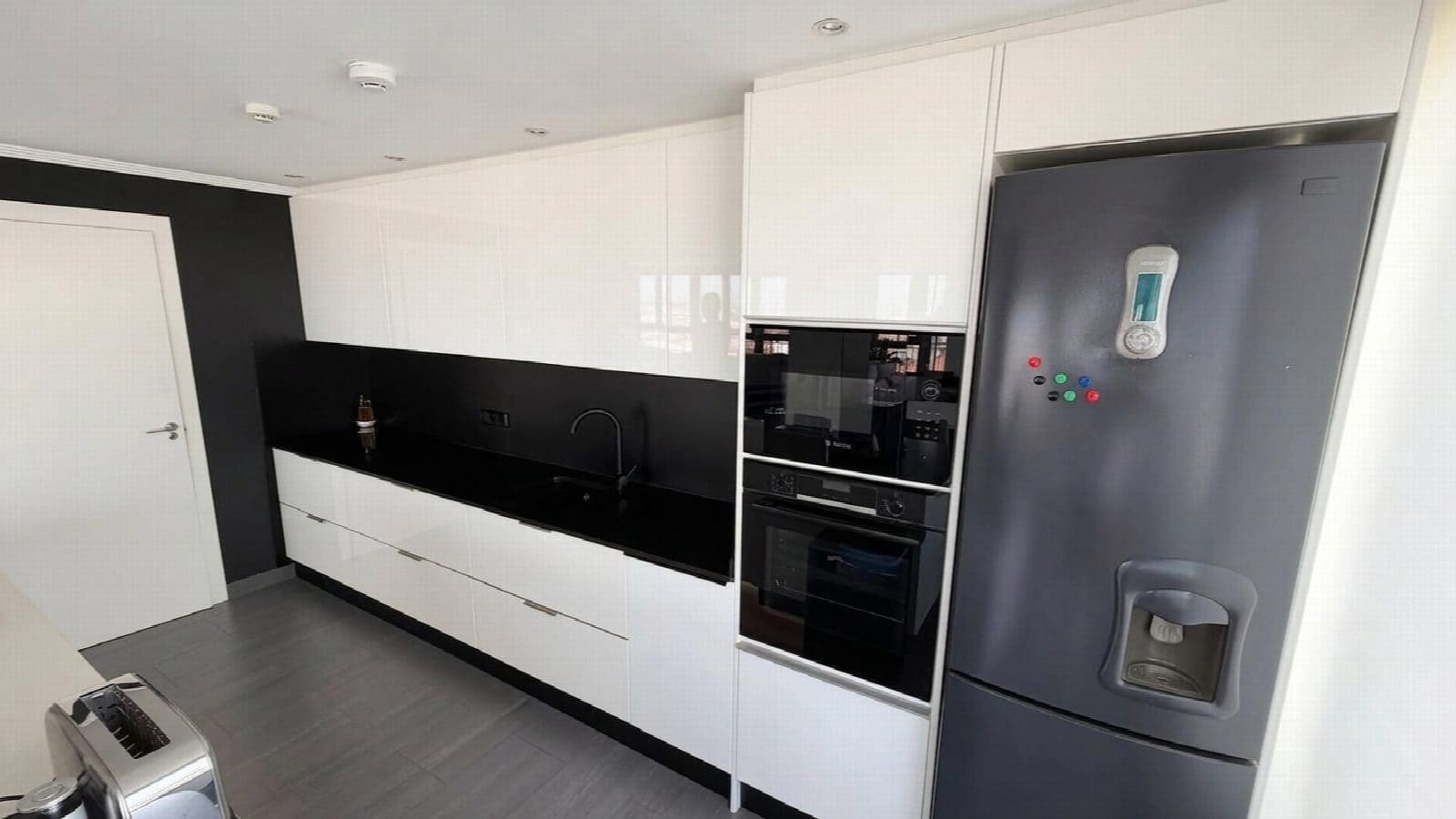 2 quarto Penthouse para venda em Torrevieja com piscina - 369 900 € (Ref: 10051296)